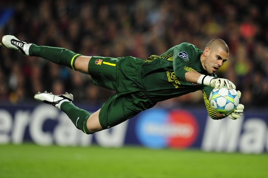 Victor Valdes Best Football Goalkeepers