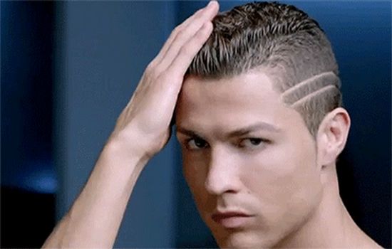 Top Cristiano Ronaldo Haircuts in Pictures